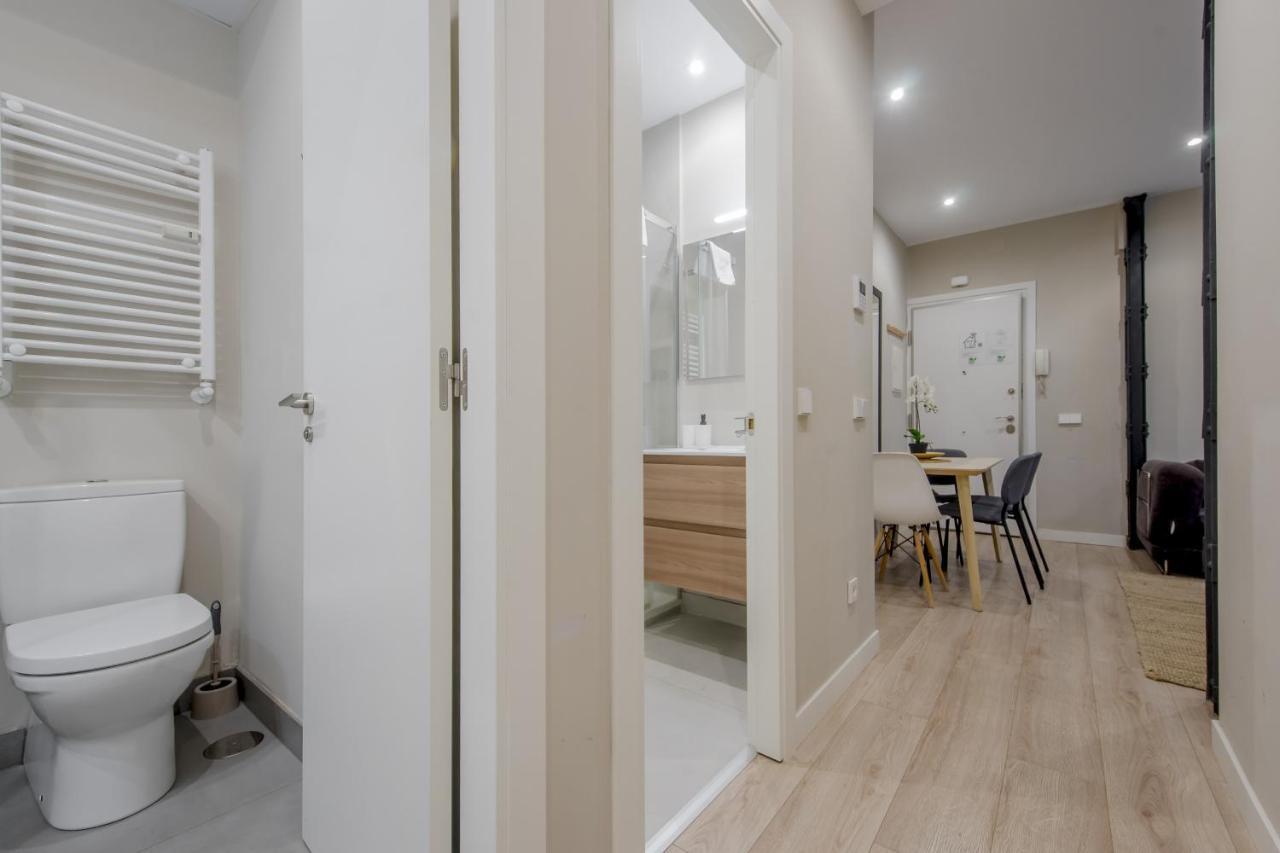 Acogedor Apt 3 Habitaciones Y Terraza En El Centro Мадрид Экстерьер фото