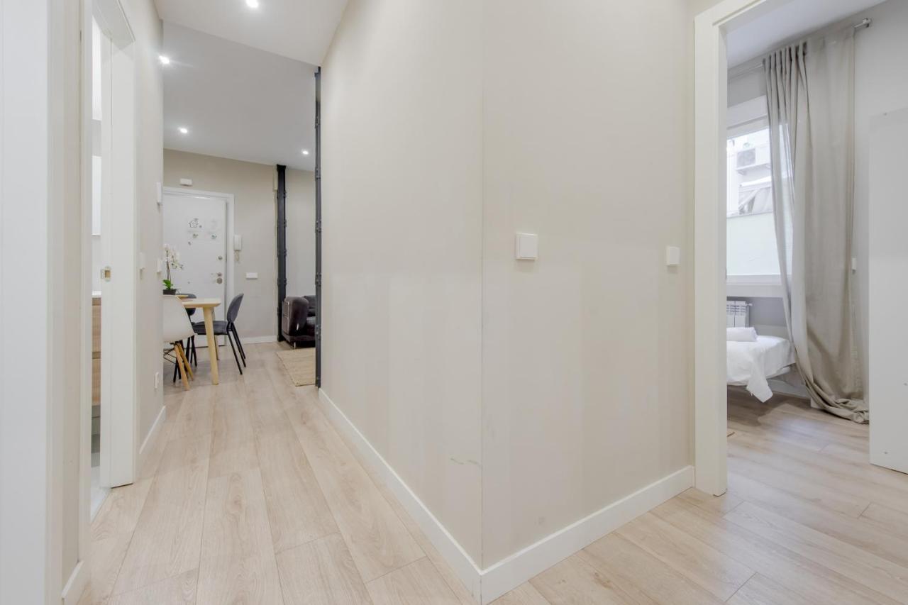 Acogedor Apt 3 Habitaciones Y Terraza En El Centro Мадрид Экстерьер фото