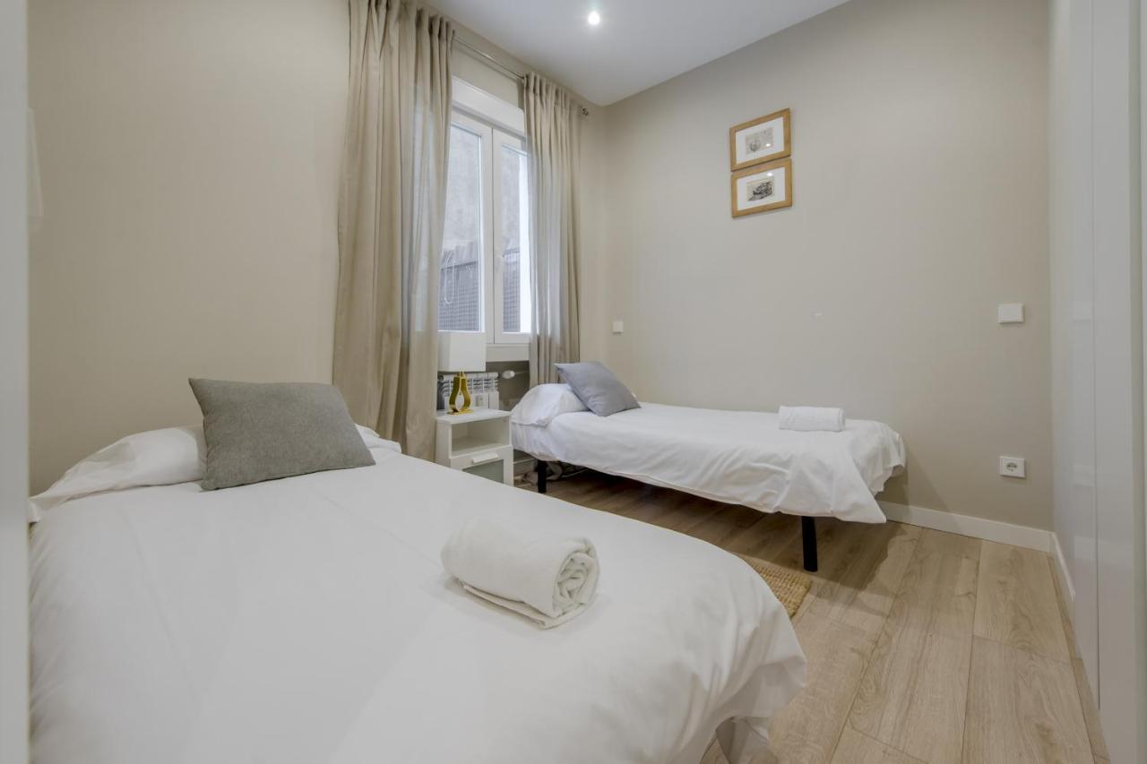 Acogedor Apt 3 Habitaciones Y Terraza En El Centro Мадрид Экстерьер фото